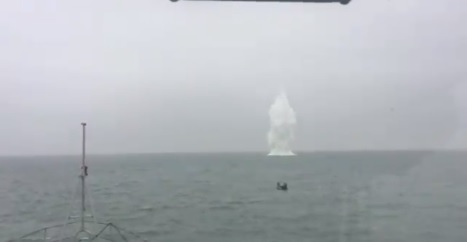 Zeemijn ontploft in Noordzee
