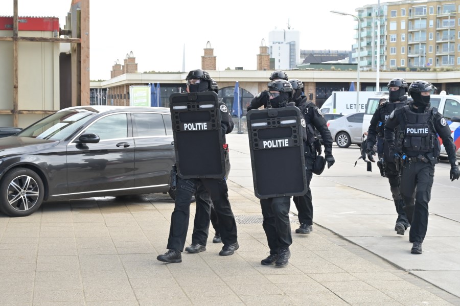Grote oefening politie en DSI op boulevard Scheveningen